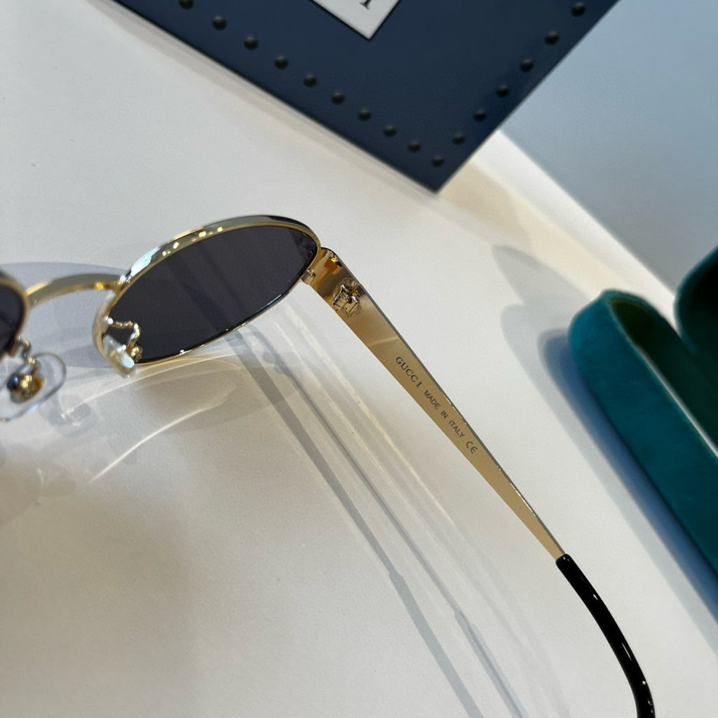 Gucci Oversized Silver Lens Sunglasses for Women - 448847 - detail image 4
