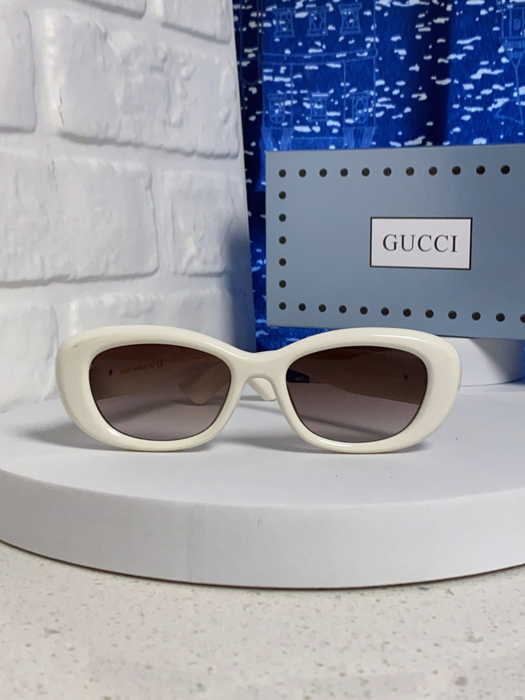 Gucci Oval Brown Lens Sunglasses for Men & Women - 357948 - detail image 2