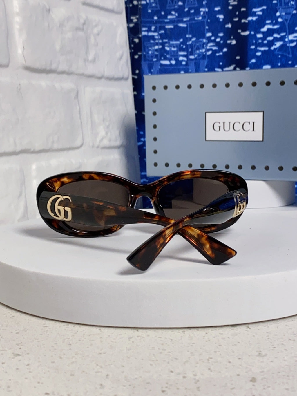 Gucci Oval Black Lens Sunglasses for Men & Women - 357949 - detail image 2