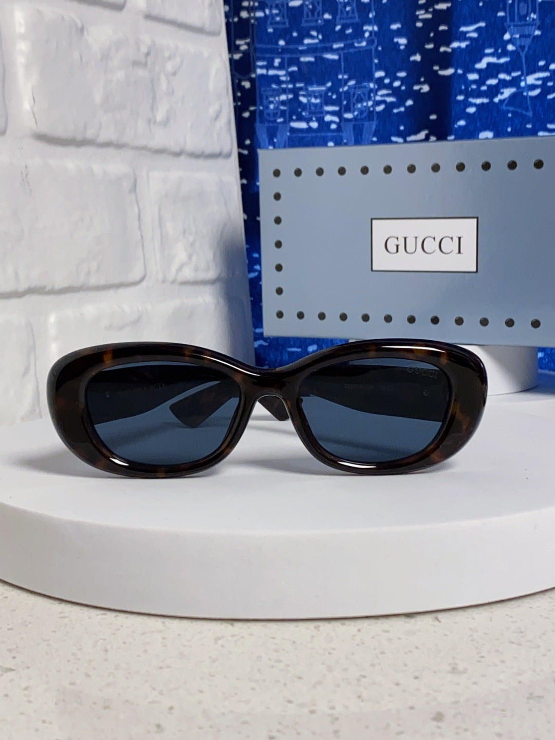 Gucci Oval Black Lens Sunglasses for Men & Women - 357950 - detail image 2