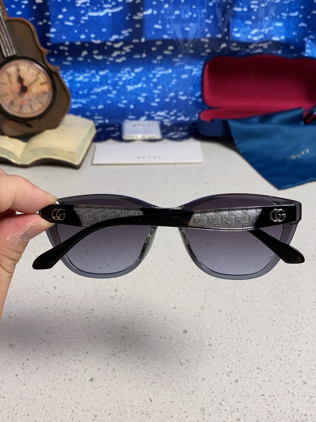 Gucci Cat-Eye Gray Lens Sunglasses for Men & Women - detail image 5