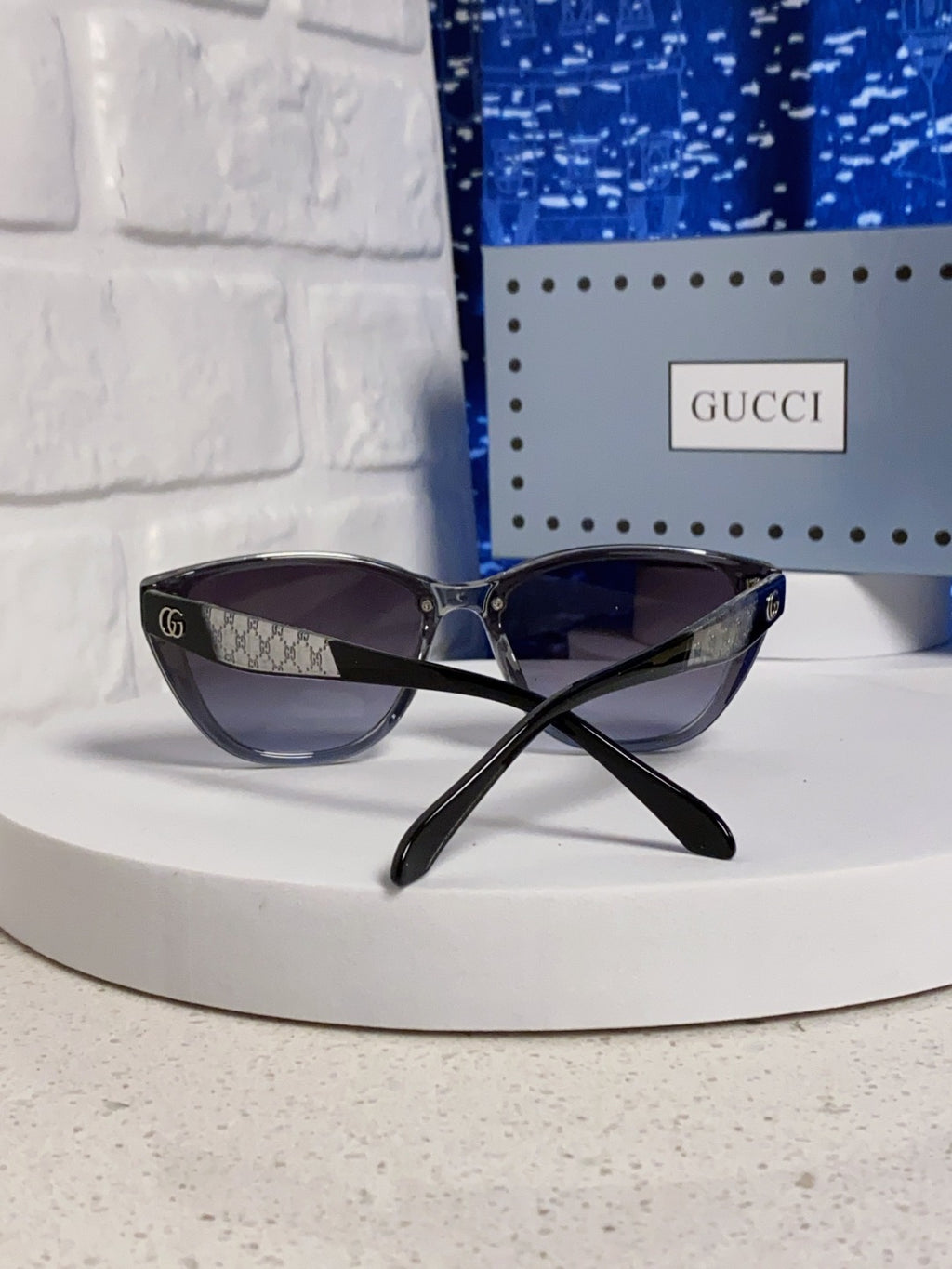 Gucci Cat-Eye Gray Lens Sunglasses for Men & Women - 357954 - detail image 3