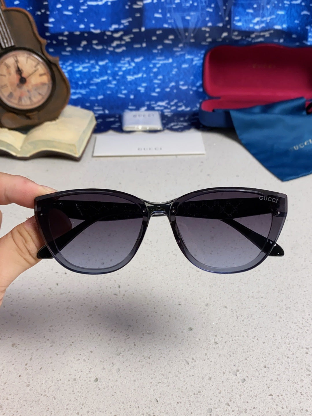 Gucci Cat-Eye Gray Lens Sunglasses for Men & Women - 357954 - detail image 4