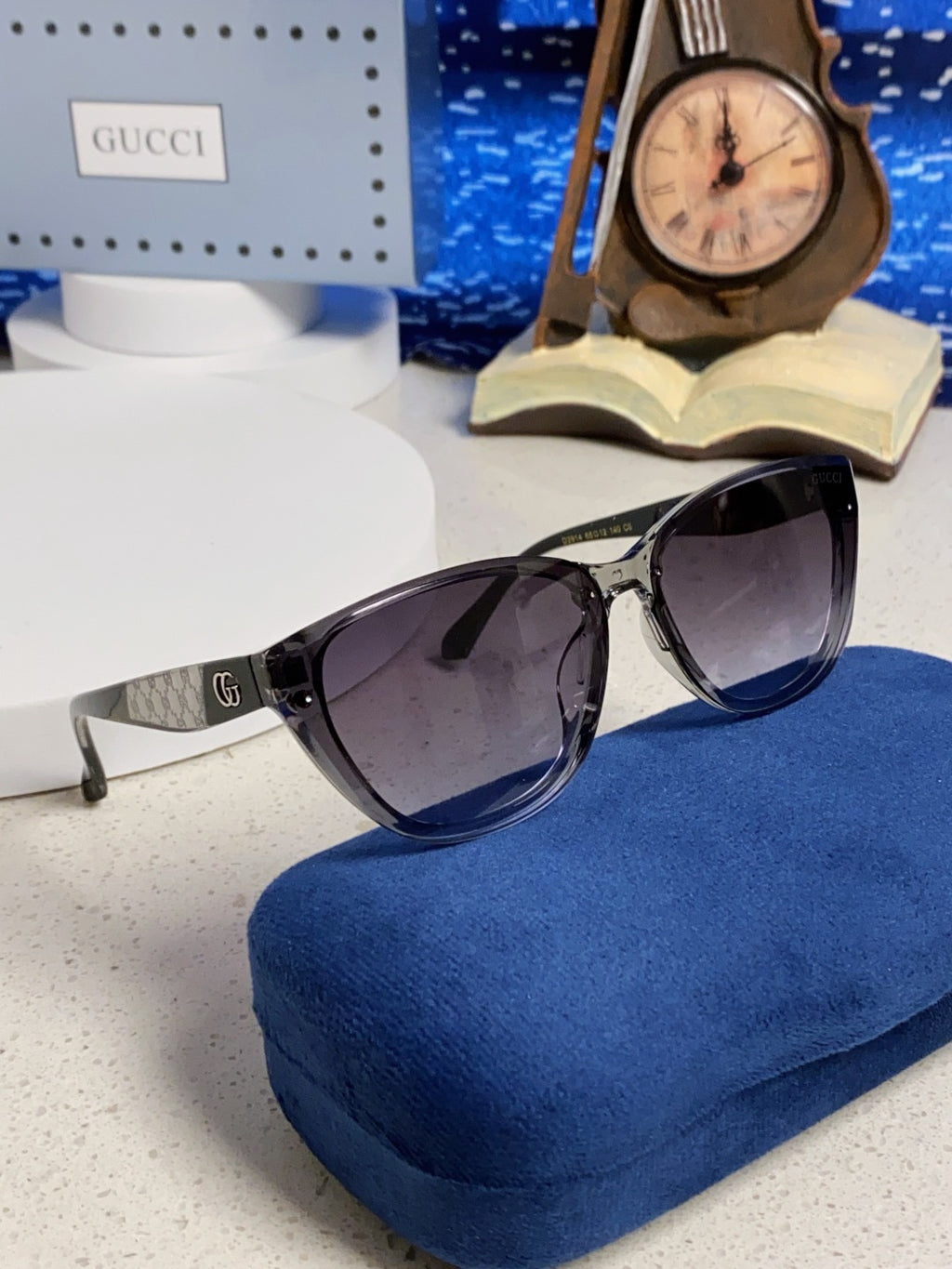 Gucci Cat-Eye Gray Lens Sunglasses for Men & Women - 357954 - detail image 10