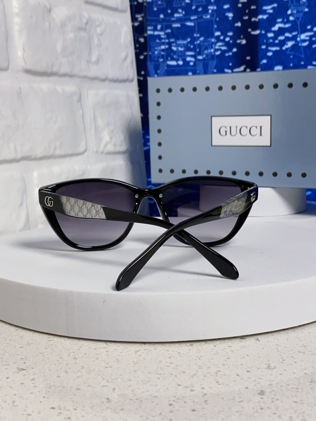 Gucci Cat-Eye Silver Lens Sunglasses for Men & Women - 357957 - detail image 3