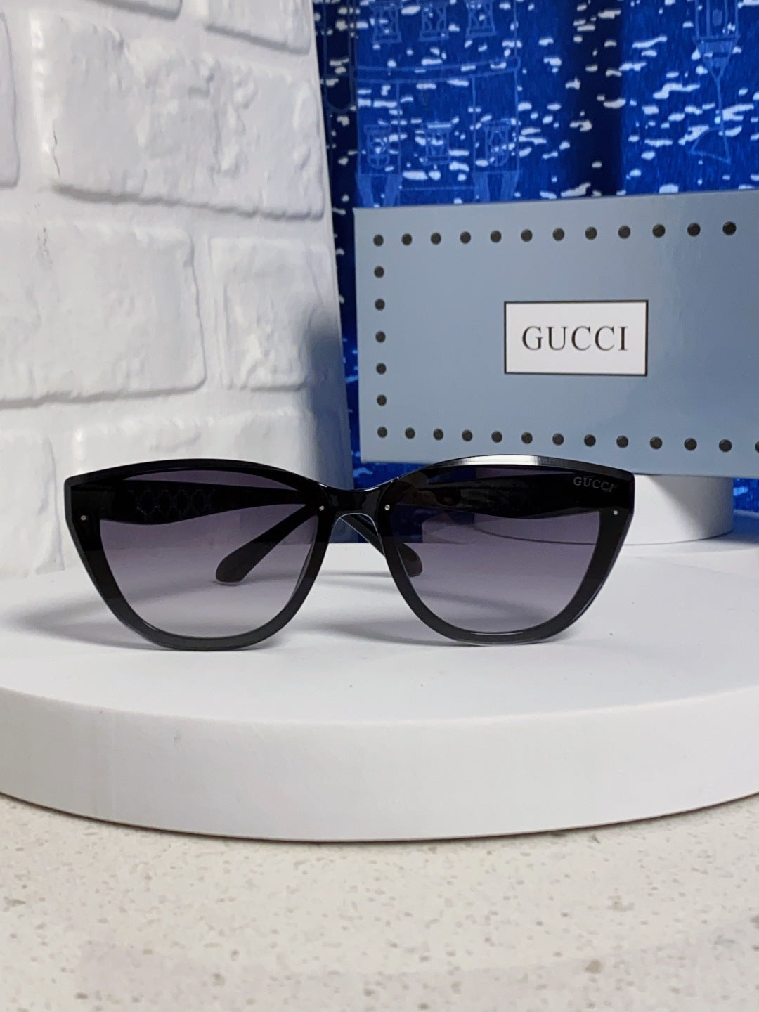 Gucci Cat-Eye Silver Lens Sunglasses for Men & Women - 357957 - detail image 2