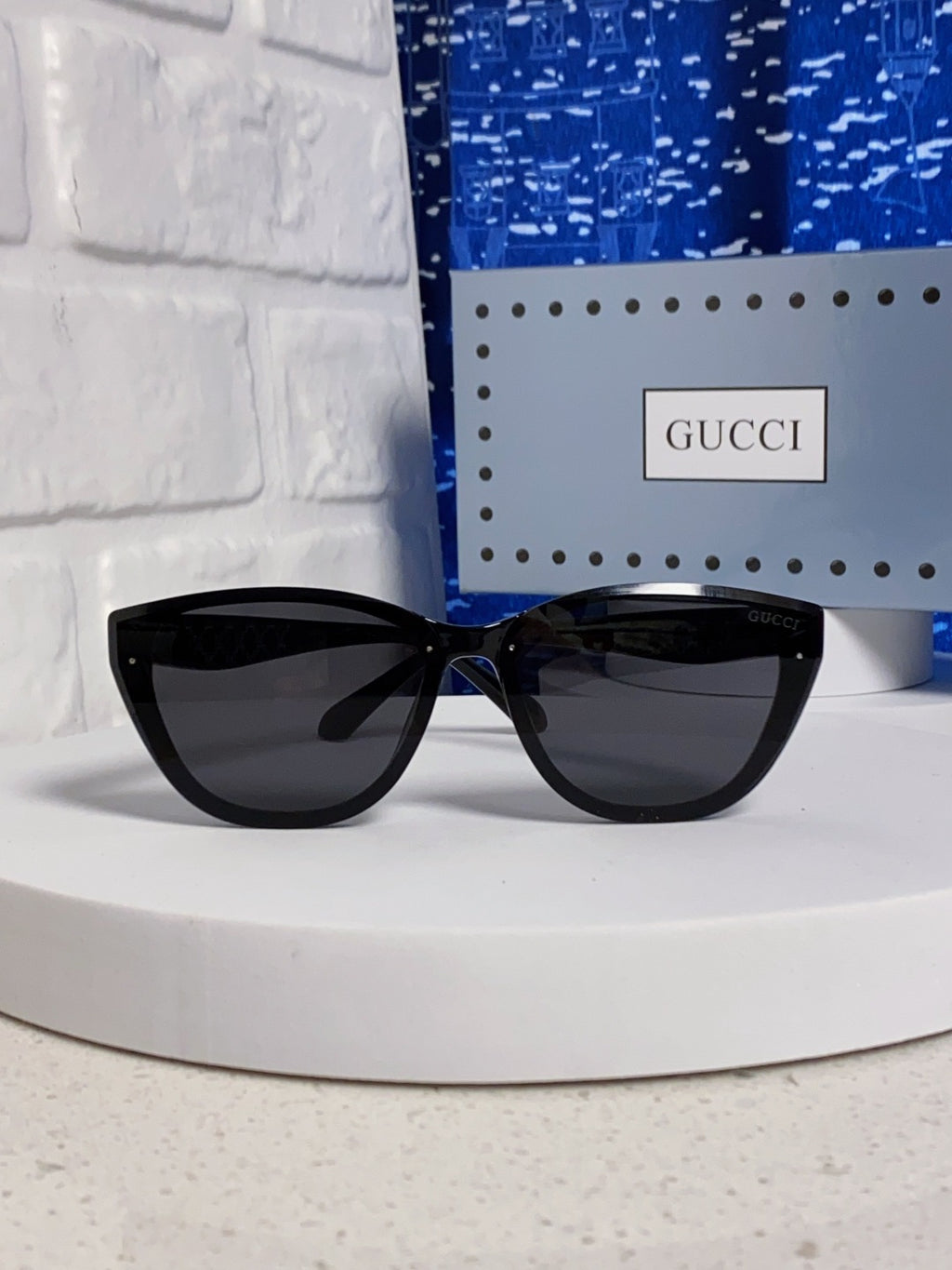 Gucci Cat-Eye Black Lens Sunglasses for Men & Women - 357958 - detail image 2