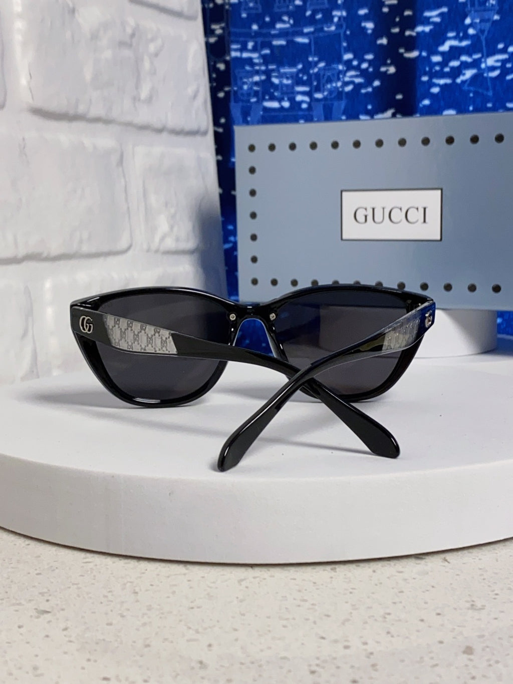 Gucci Cat-Eye Black Lens Sunglasses for Men & Women - 357958 - detail image 3