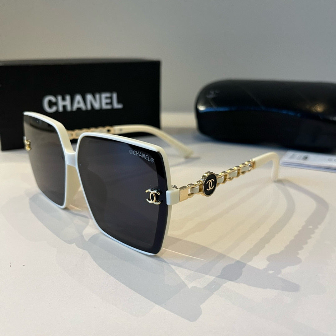 Chanel Oversized Black Lens Sunglasses for Men & Women - 382242 - detail image 3