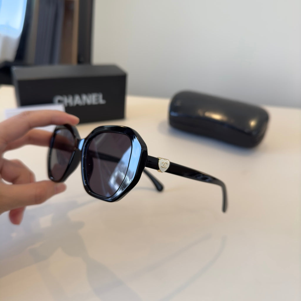 Chanel Fashion Silver Lens Sunglasses for Men & Women - 158294 - detail image 4