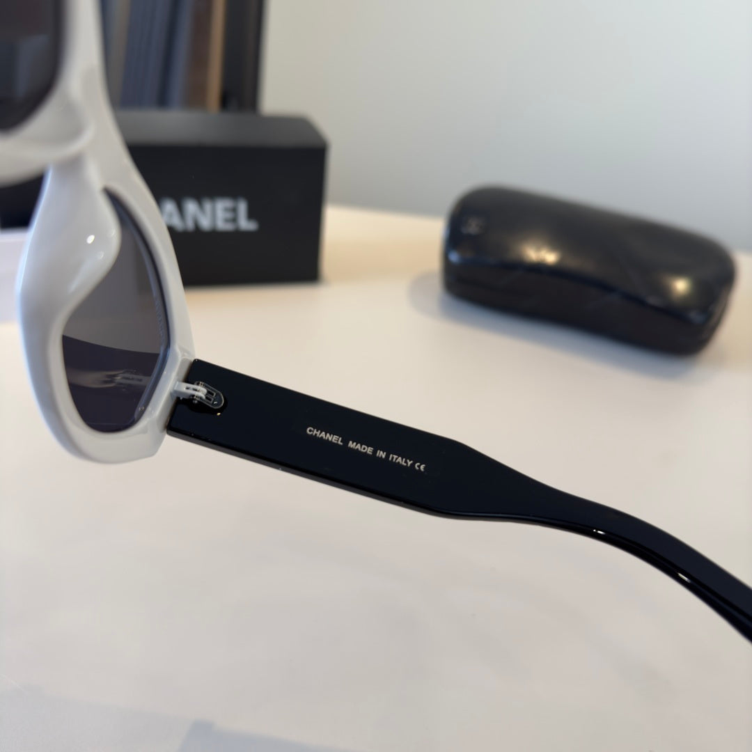 Chanel Oversized Silver Lens Sunglasses for Men & Women - 158297 - detail image 5