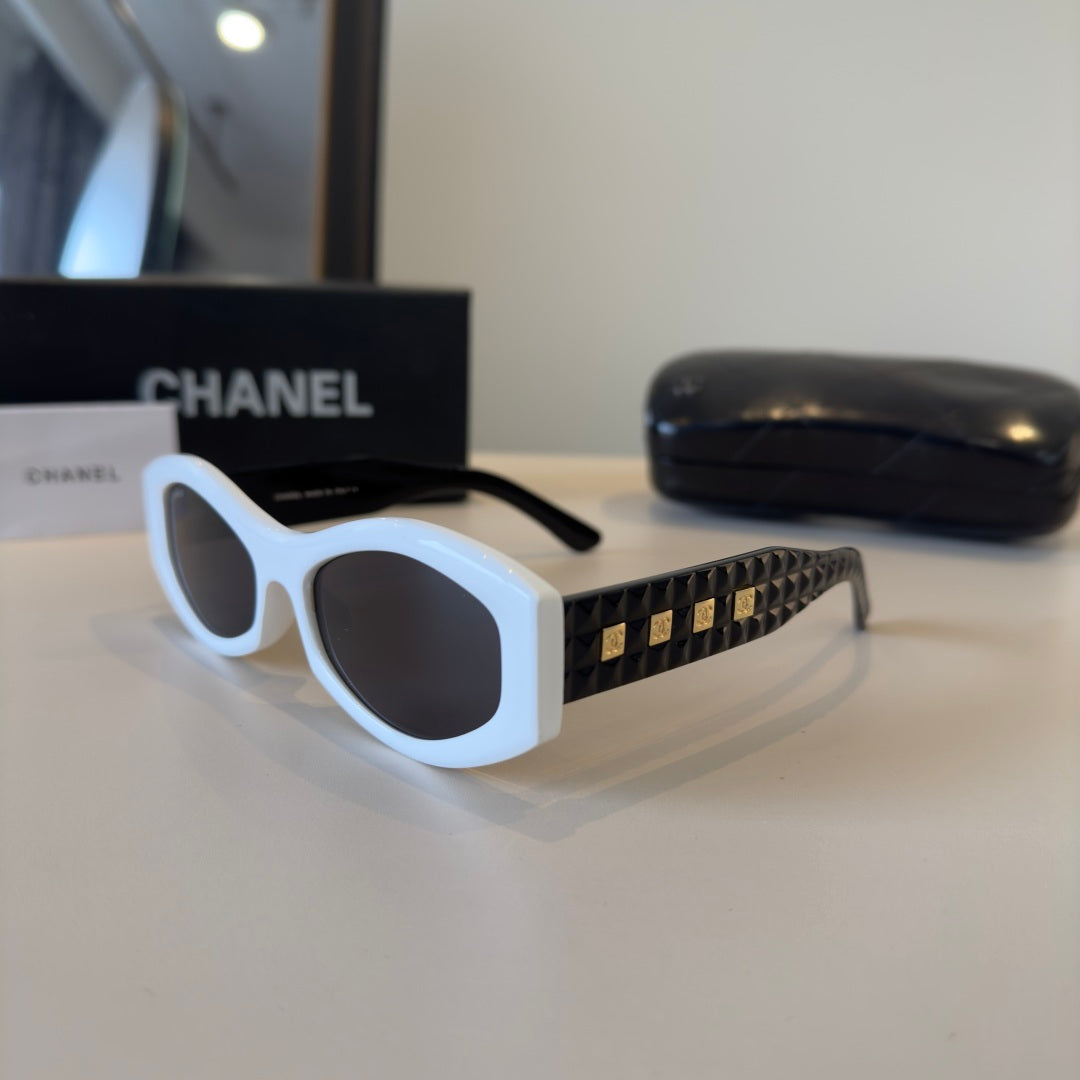 Chanel Oversized Silver Lens Sunglasses for Men & Women - 158297 - detail image 3