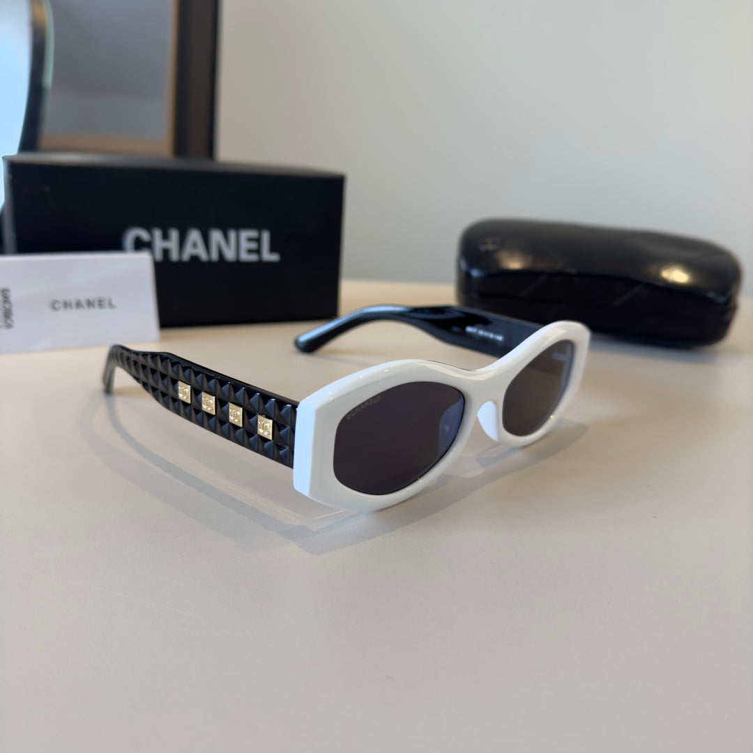 Chanel Oversized Silver Lens Sunglasses for Men & Women - 158297