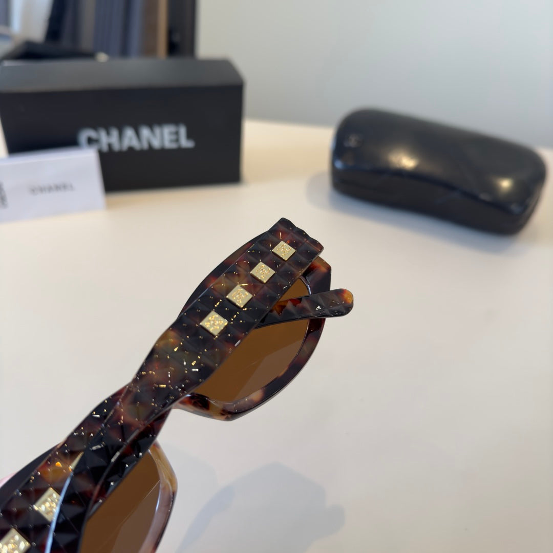 Chanel Oversized Brown Lens Sunglasses for Men & Women - 158298 - detail image 7