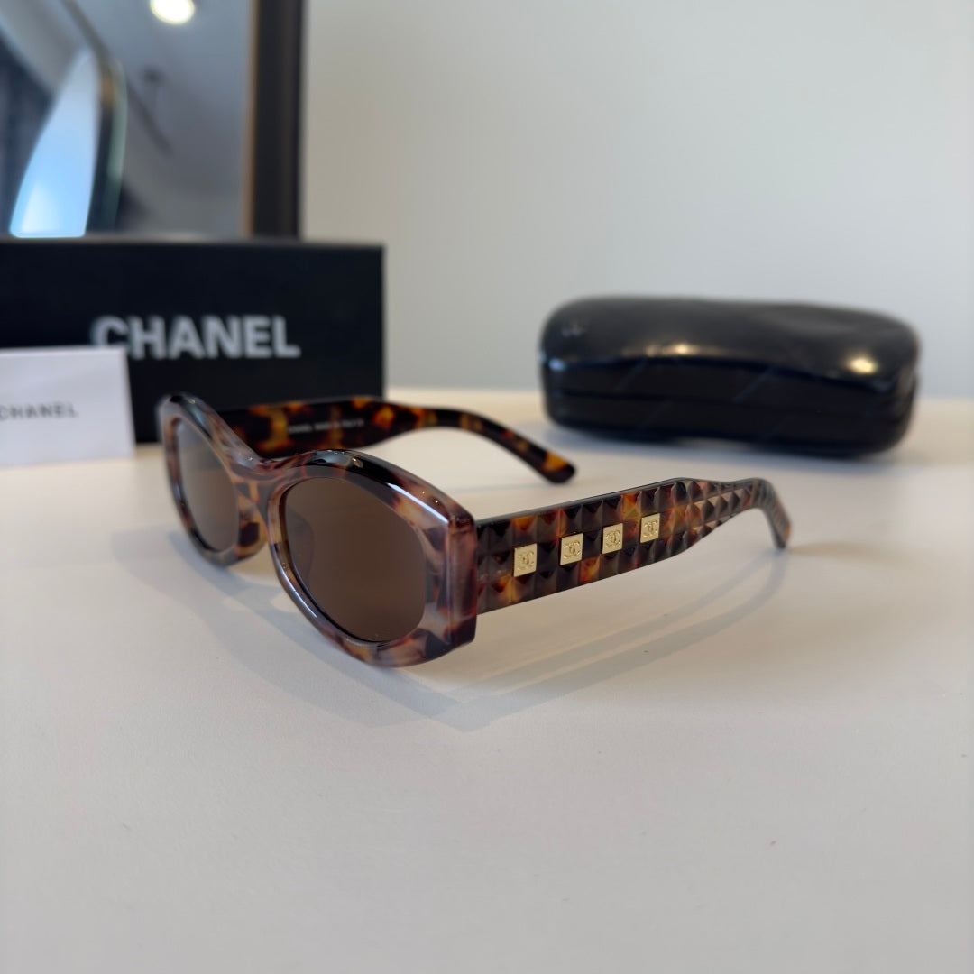 Chanel Oversized Brown Lens Sunglasses for Men & Women - 158298 - detail image 3