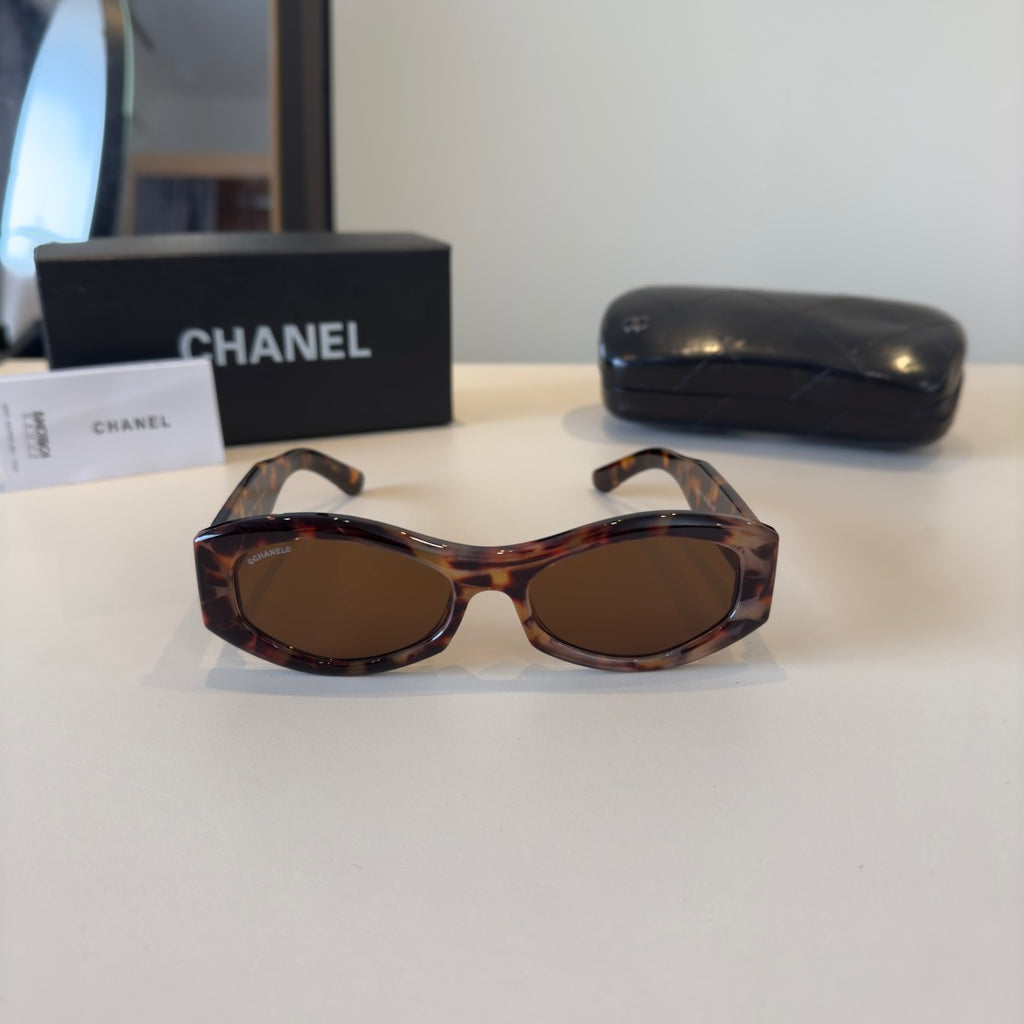 Chanel Oversized Brown Lens Sunglasses for Men & Women - 158298 - detail image 2