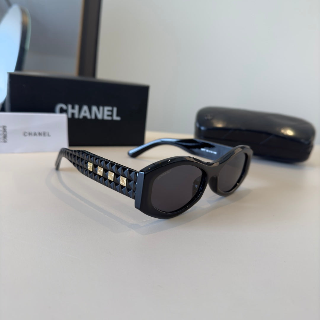 Chanel Oversized Silver Lens Sunglasses for Men & Women - 158299