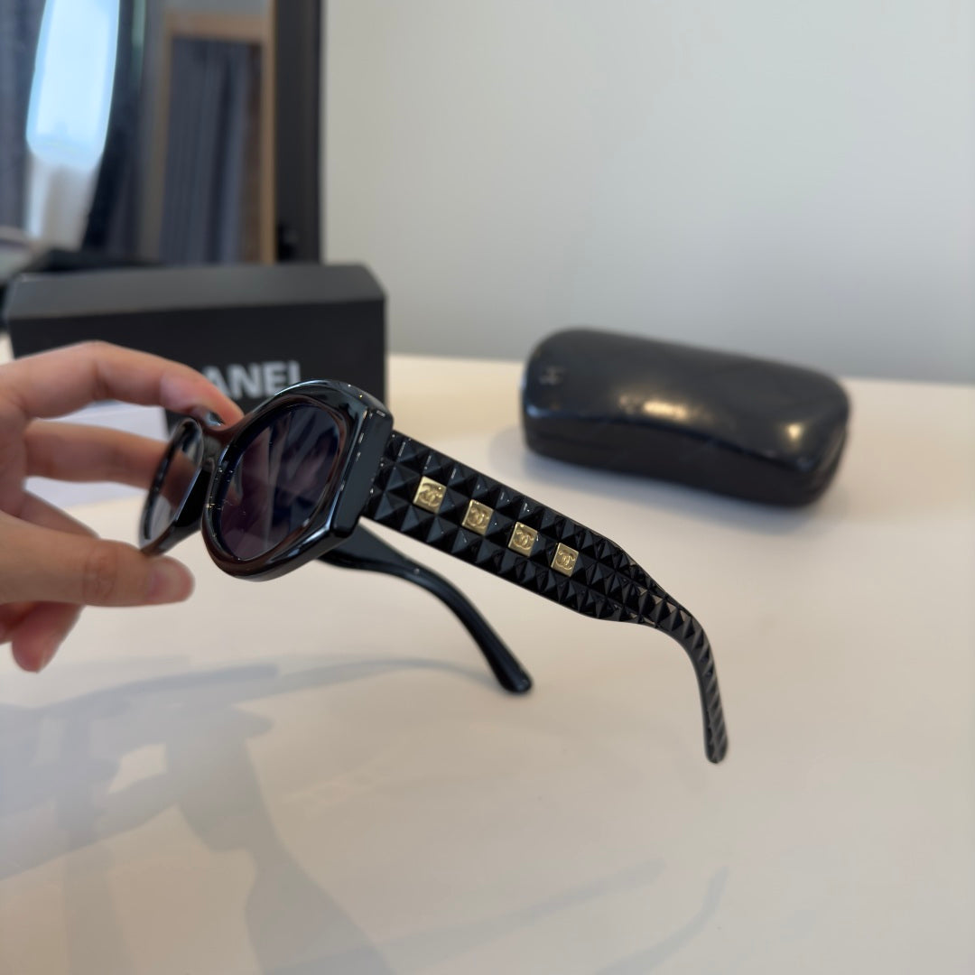 Chanel Oversized Silver Lens Sunglasses for Men & Women - 158299 - detail image 4