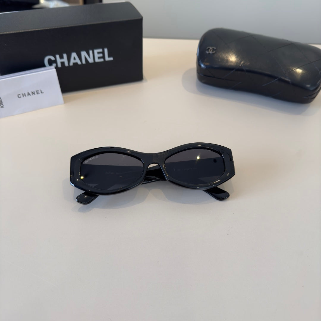 Chanel Oversized Silver Lens Sunglasses for Men & Women - 158299 - detail image 10