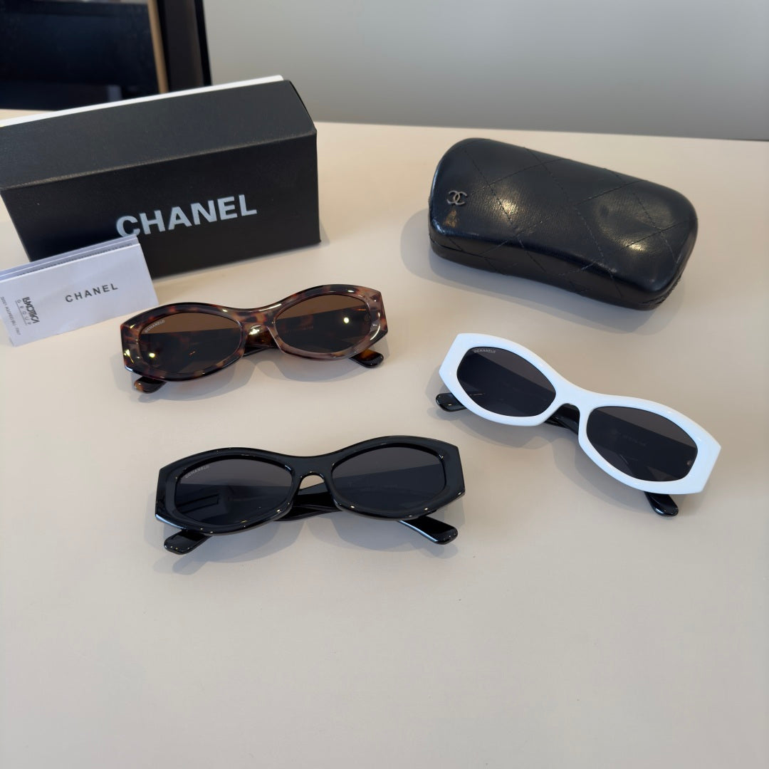 Chanel Oversized Silver Lens Sunglasses for Men & Women - 158299 - detail image 11