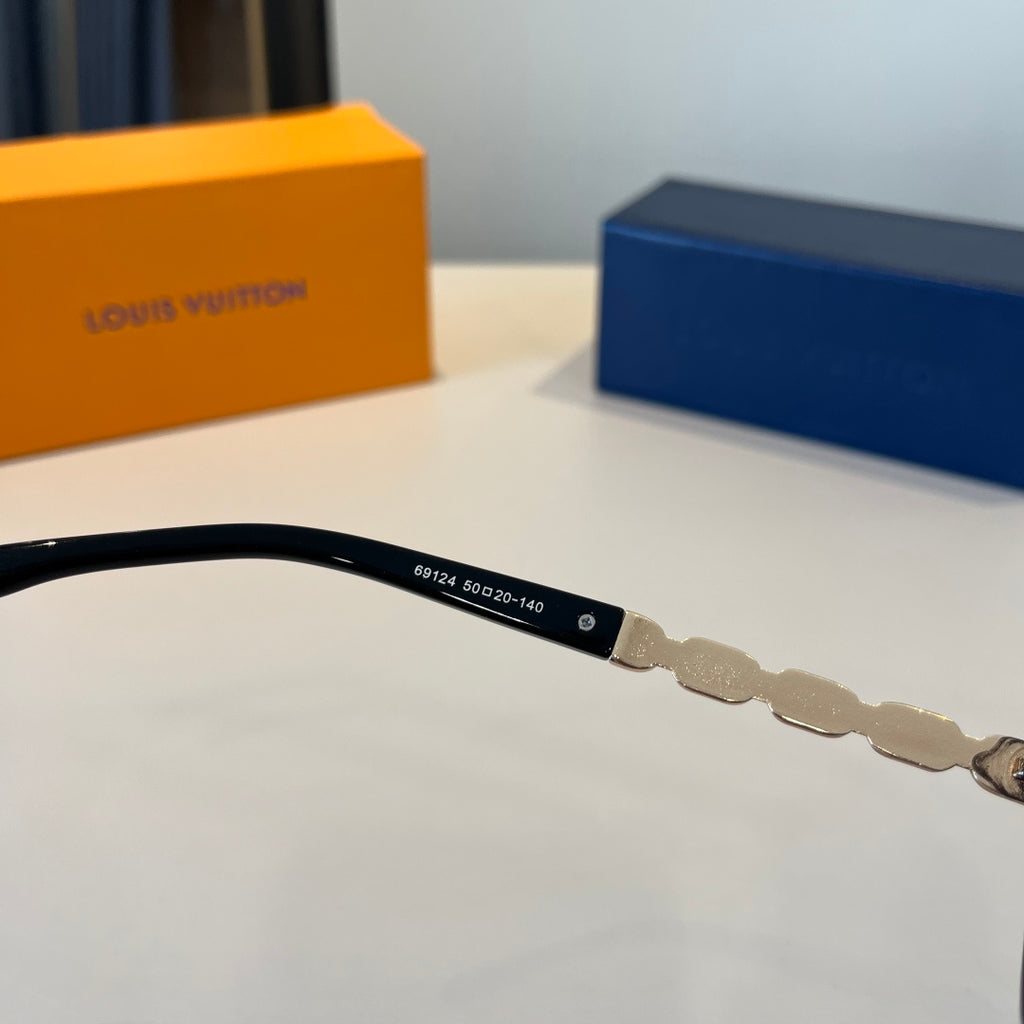 Louis Vuitton Fashion Silver Lens Sunglasses for Men & Women - 997402 - detail image 5