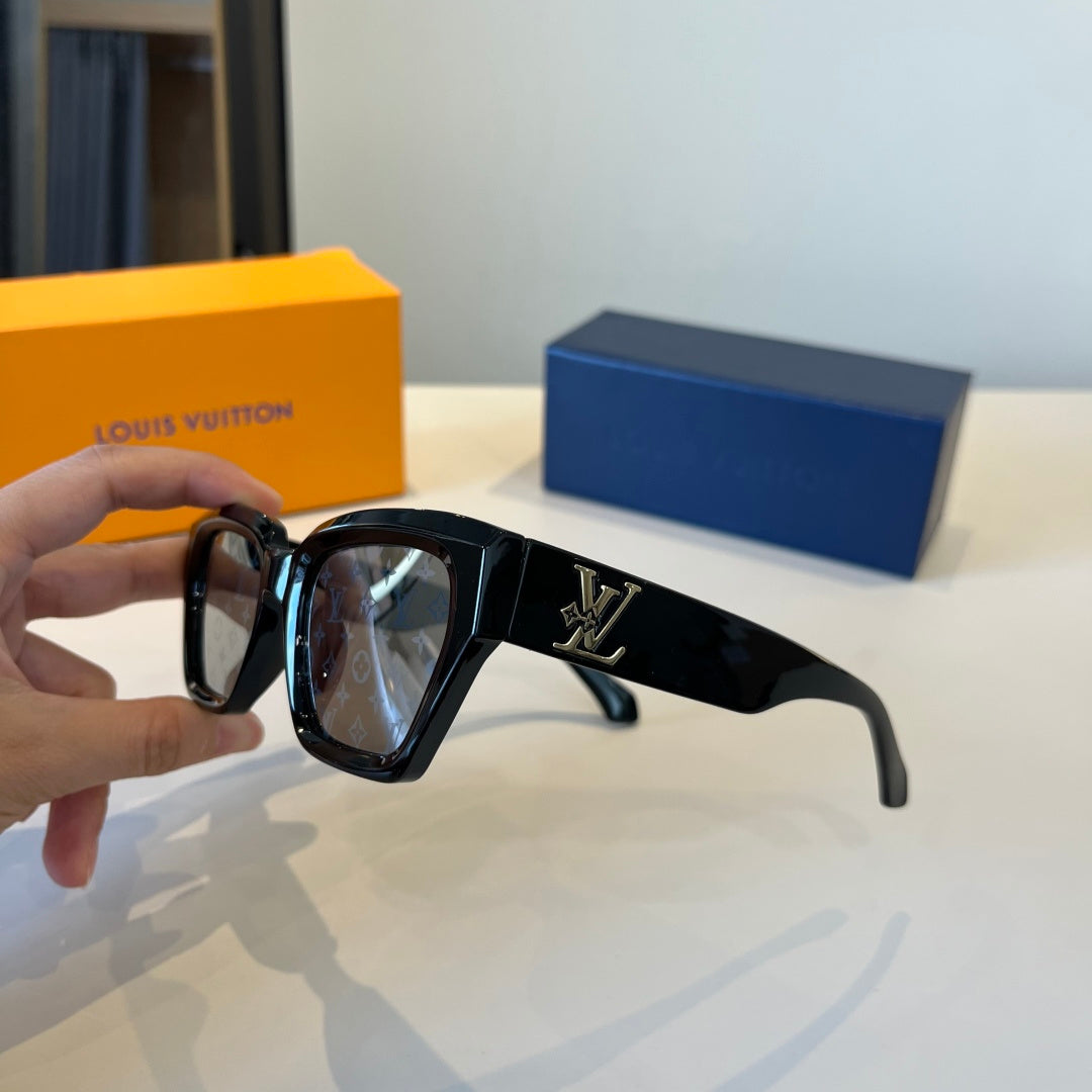 Louis Vuitton Metal Aviator Silver Lens Sunglasses for Men & Women - 997414 - detail image 4