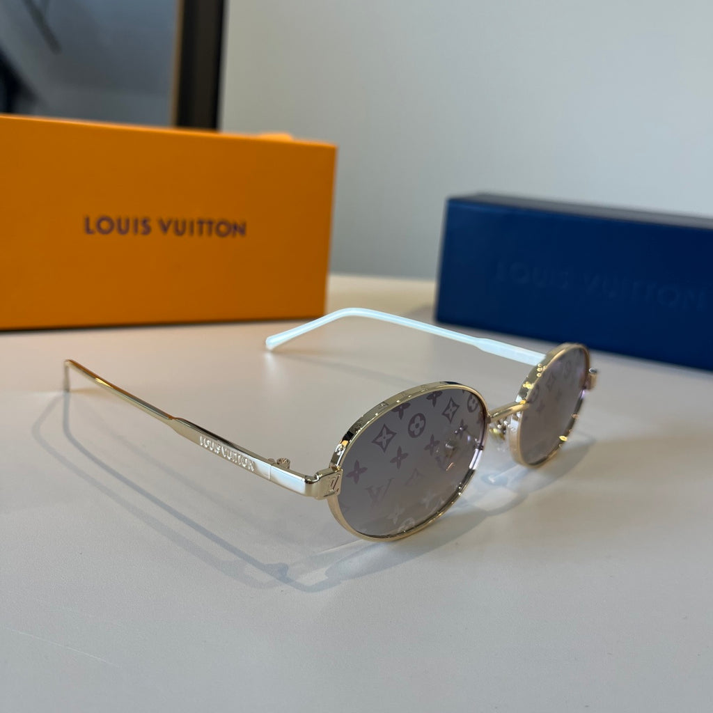 Louis Vuitton Metal Fashion Silver Lens Sunglasses for Men & Women - 997415