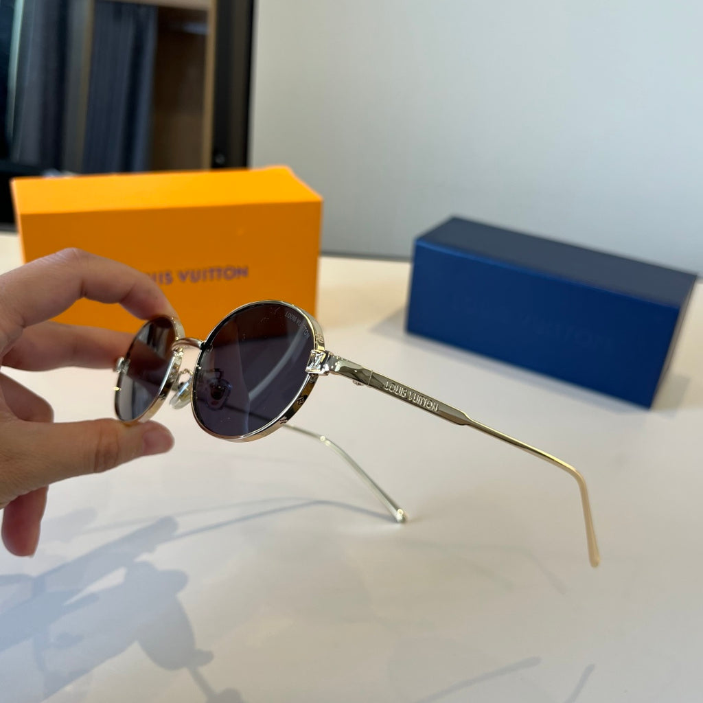 Louis Vuitton Metal Fashion Silver Lens Sunglasses for Men & Women - 486158 - detail image 6