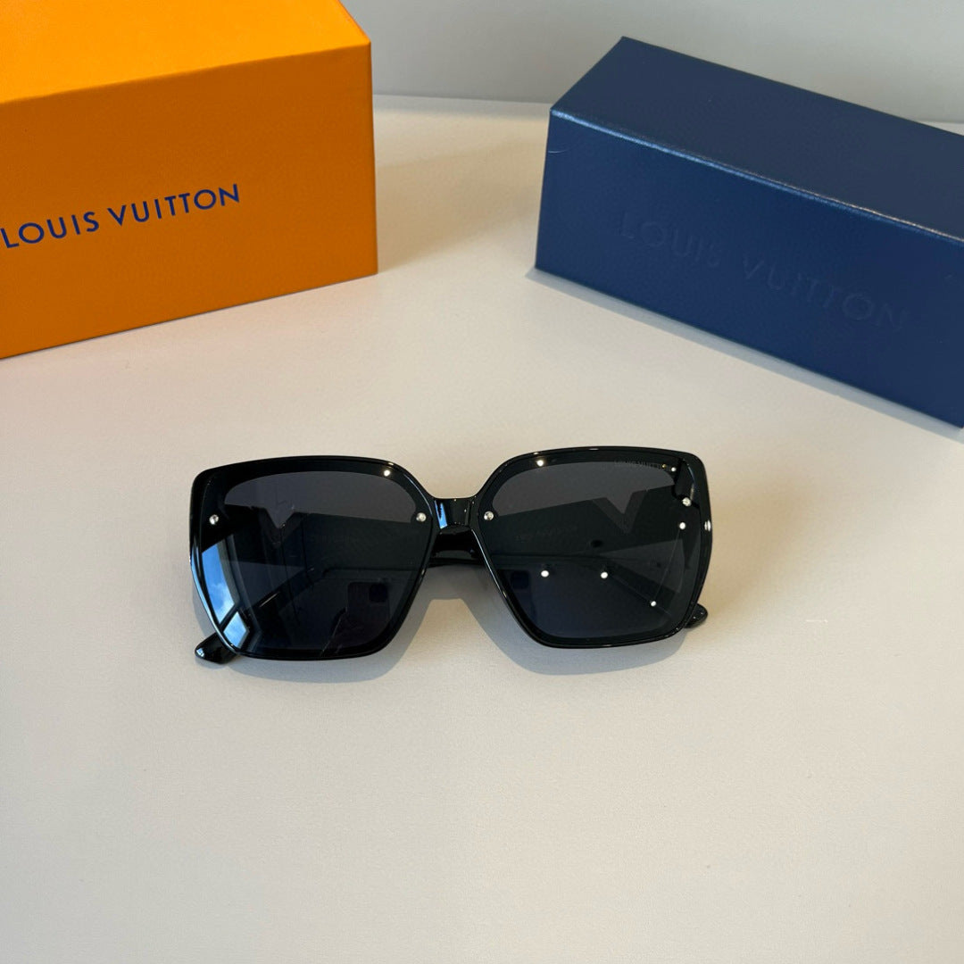 Louis Vuitton Fashion Black Lens Sunglasses for Men & Women - 357675 - detail image 5