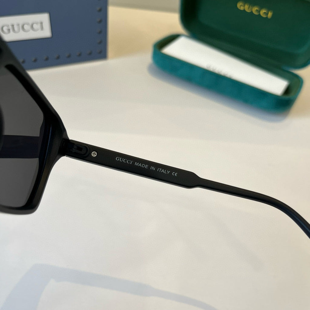 Gucci Oversized Black Lens Sunglasses for Men & Women - 486452 - detail image 10