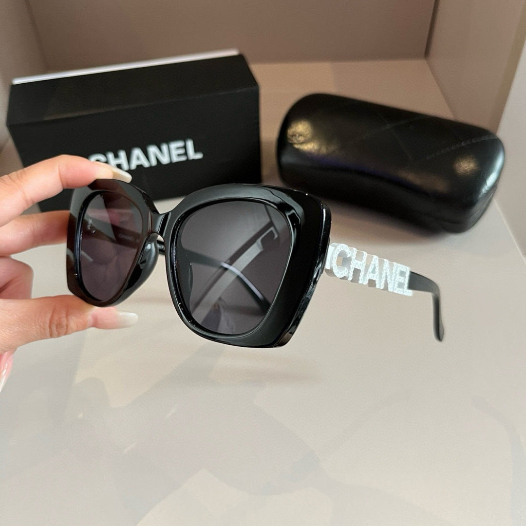 Chanel Fashion Red Lens Sunglasses for Men & Women - 997778 - detail image 3