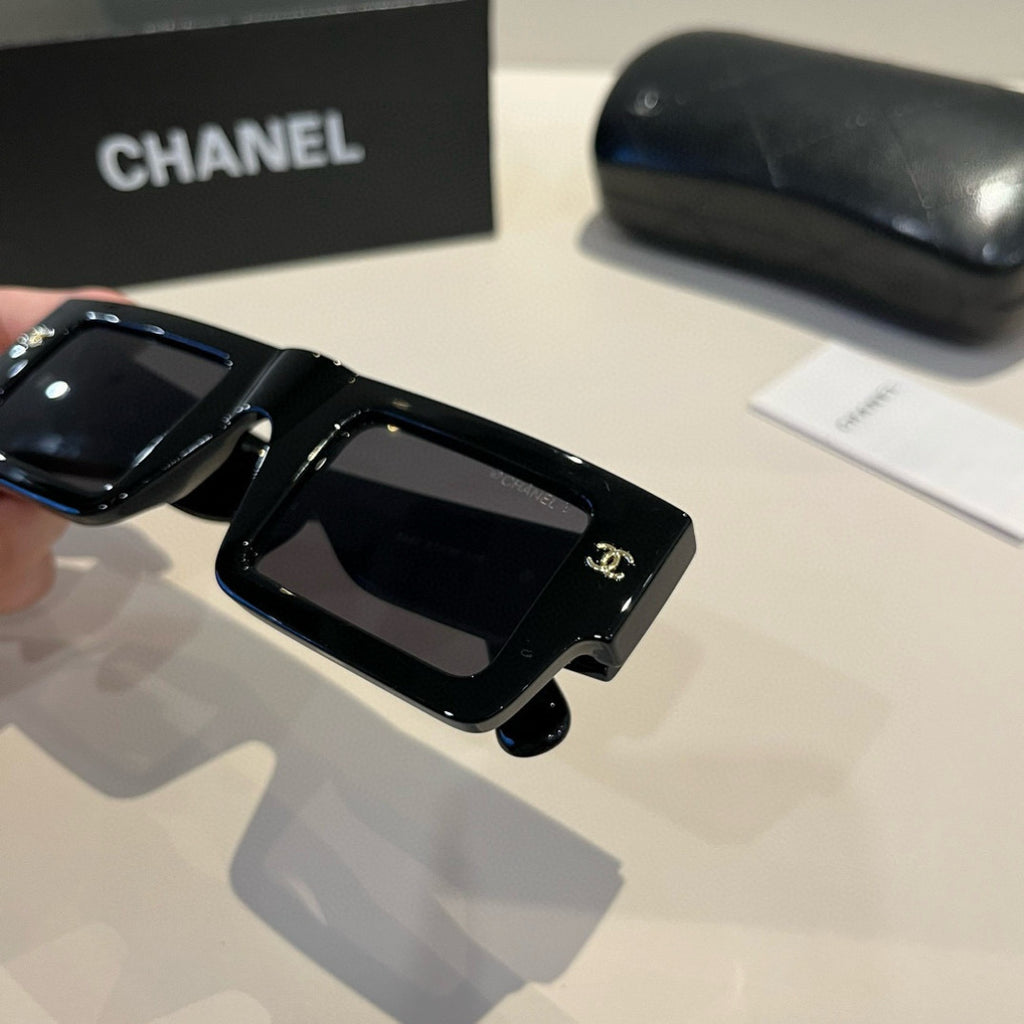 Chanel Fashion Black Lens Sunglasses for Men & Women - 415274 - detail image 9