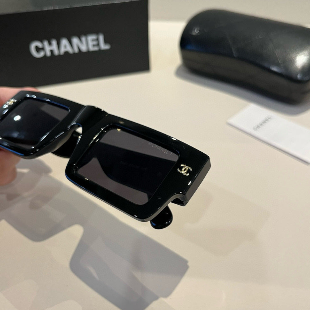 Chanel Fashion Black Lens Sunglasses for Men & Women - 415274 - detail image 9