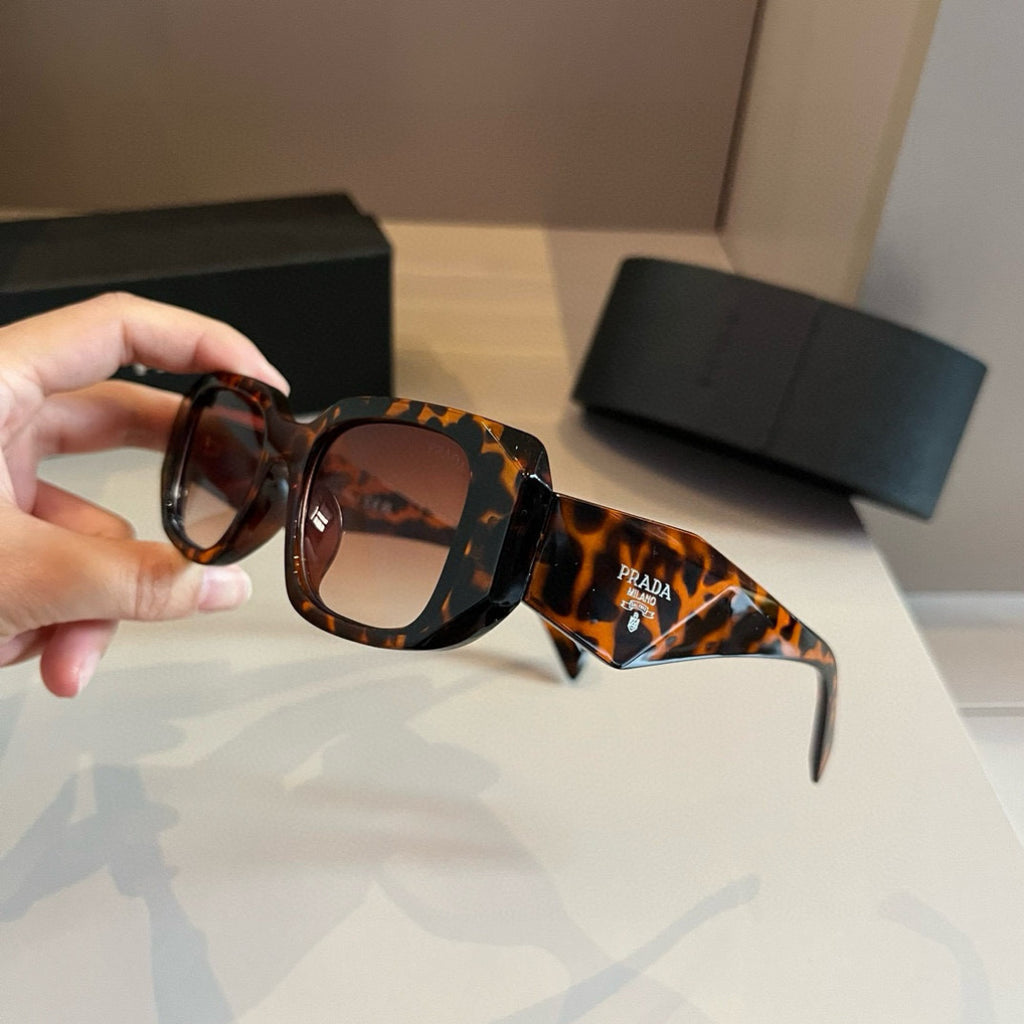 Prada SPR17WF Fashion Brown Lens Sunglasses for Men & Women - 398951 - detail image 4