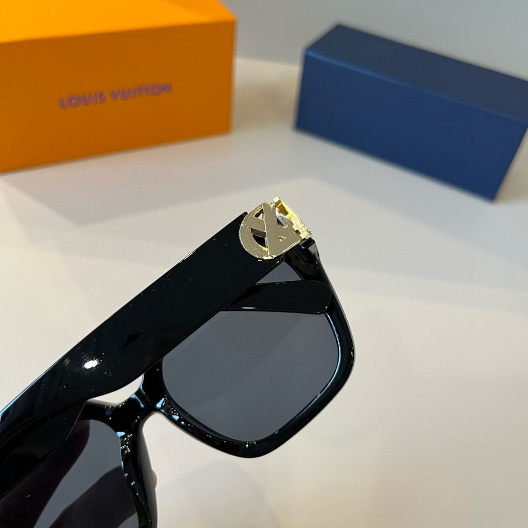 Louis Vuitton Slim Black Lens Sunglasses for Men & Women - 997429 - detail image 5