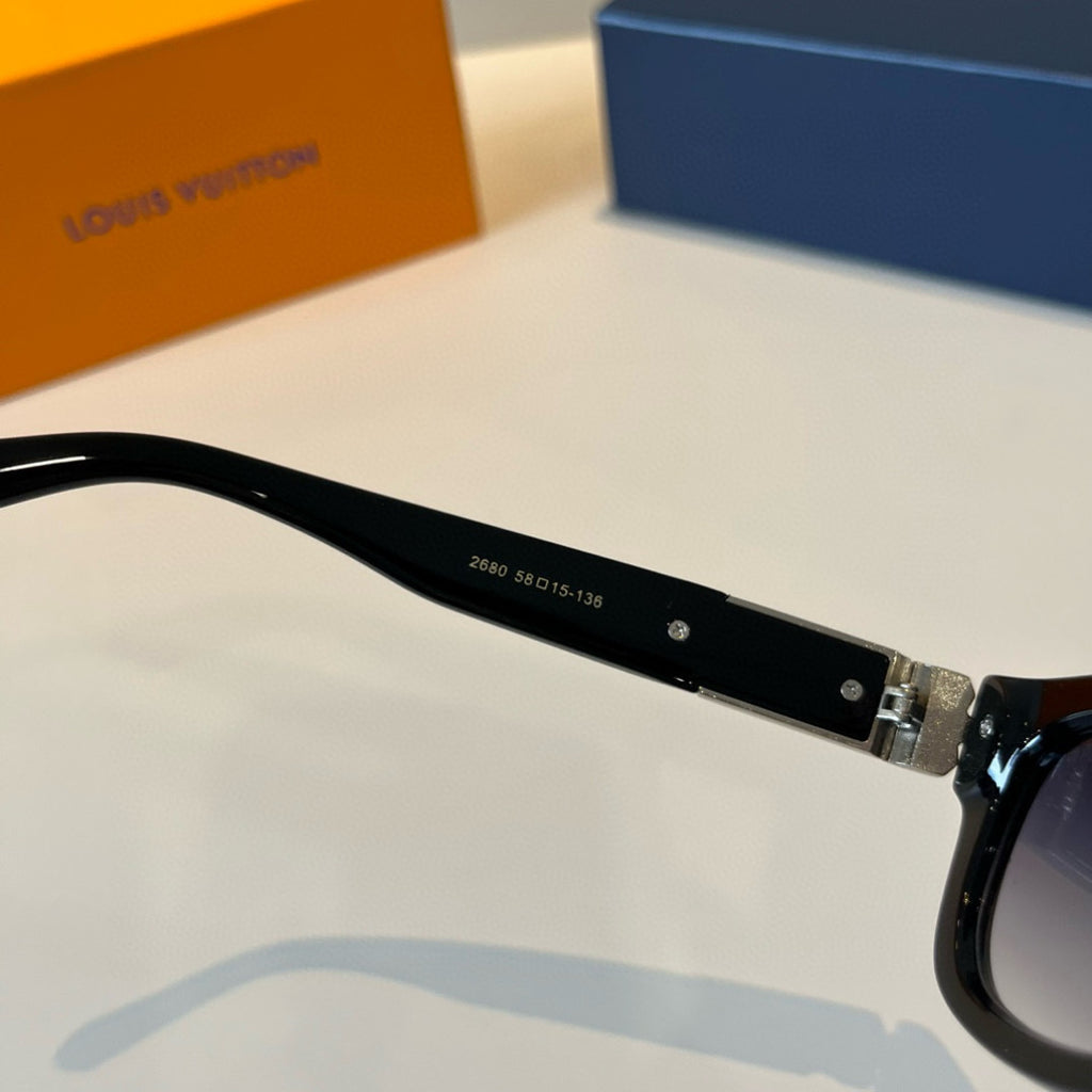Louis Vuitton Fashion Black Lens Sunglasses for Men & Women - 997430 - detail image 9