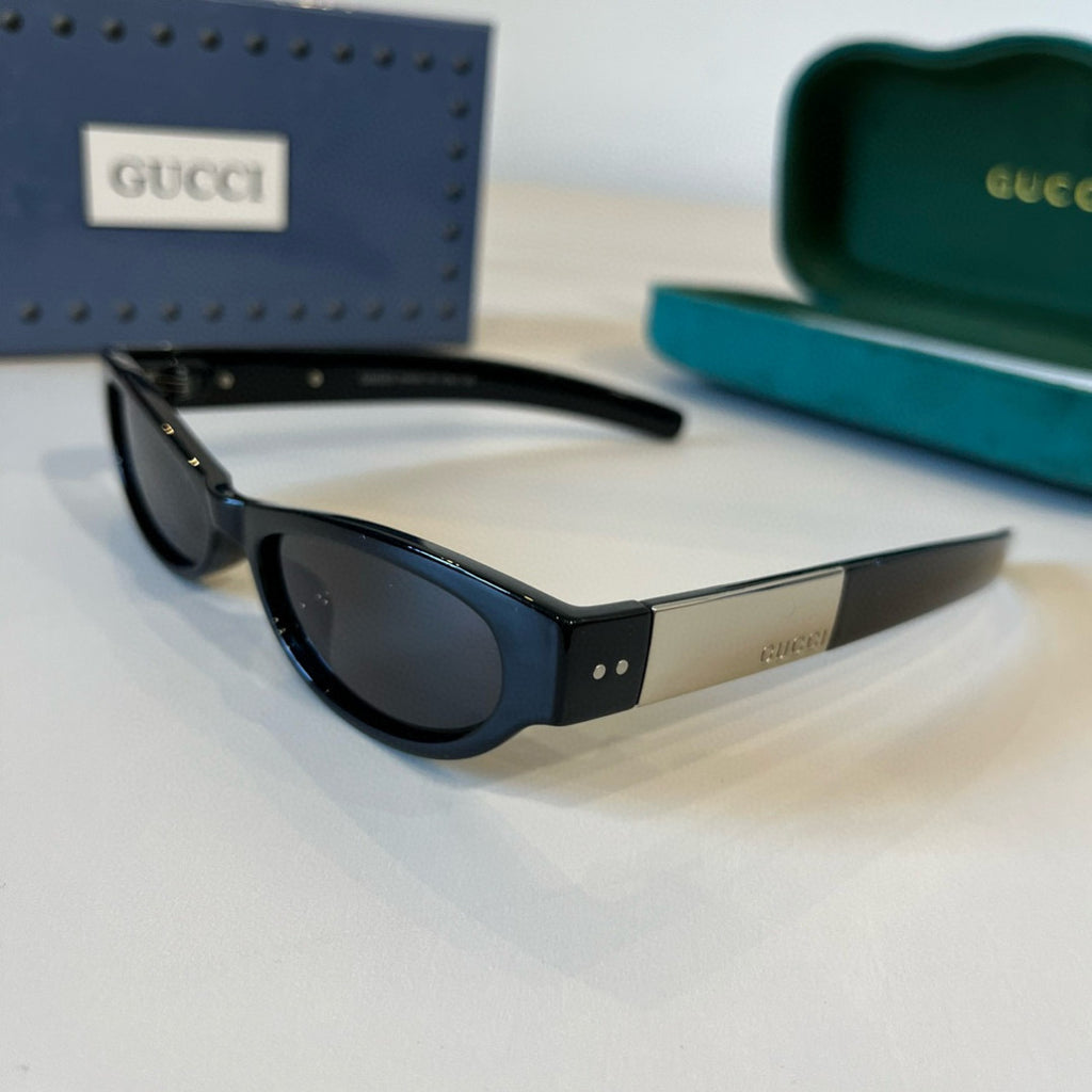Gucci Slim Silver Lens Sunglasses for Men & Women - detail image 3