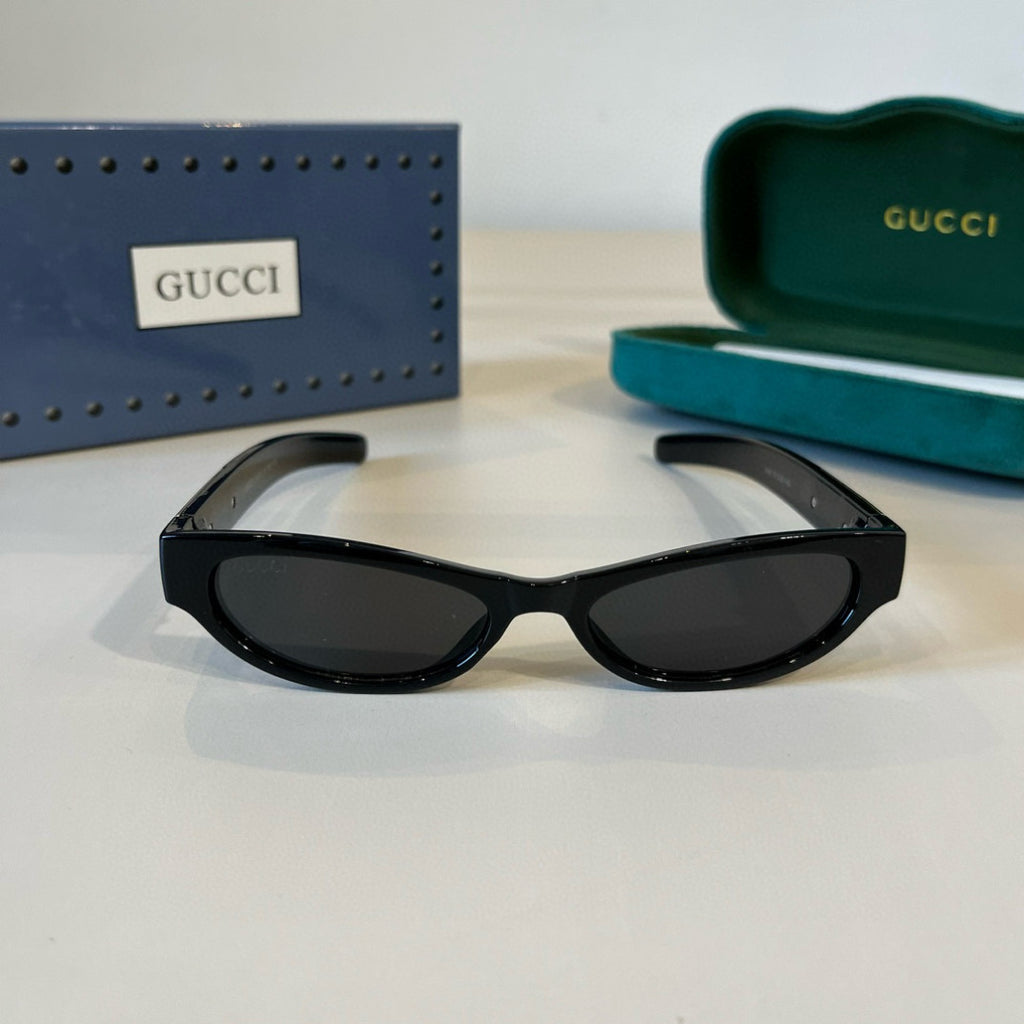 Gucci Slim Silver Lens Sunglasses for Men & Women - detail image 2