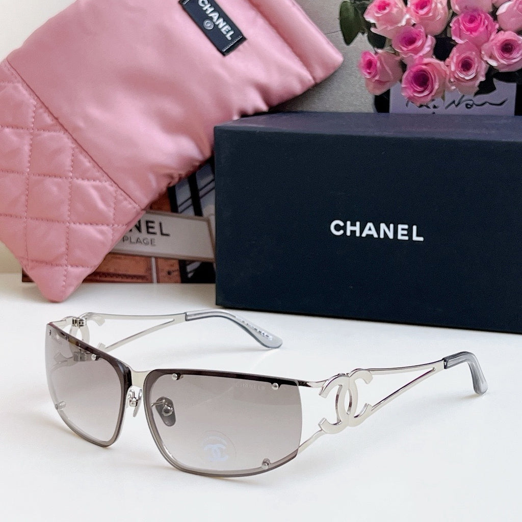 Chanel Oversized Black Lens Sunglasses for Men & Women - 398570 - detail image 3