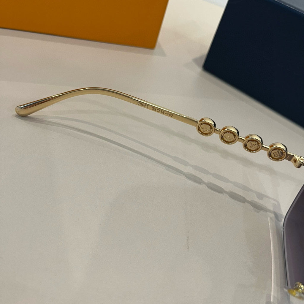 Louis Vuitton Fashion Silver Lens Sunglasses for Women - 997432 - detail image 10