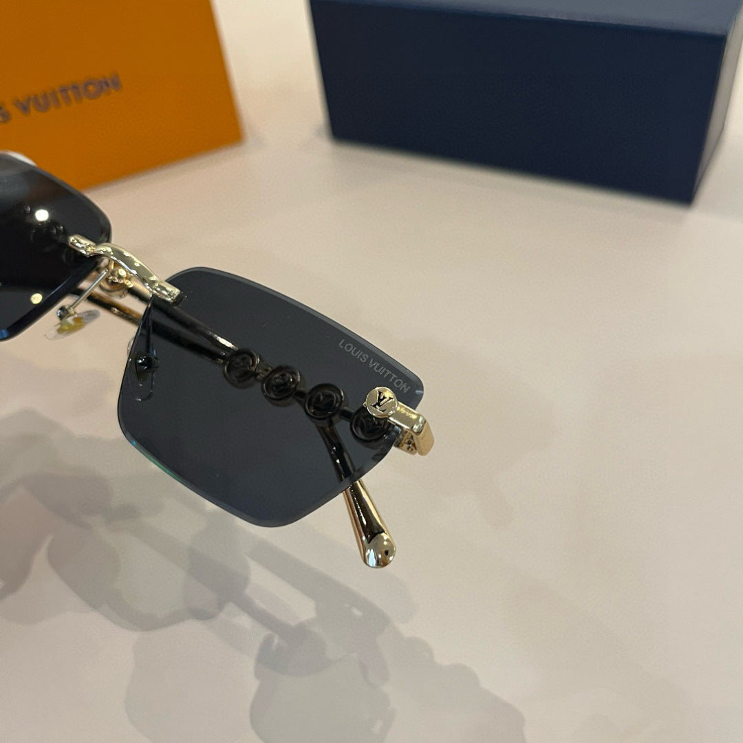 Louis Vuitton Fashion Silver Lens Sunglasses for Women - 997433 - detail image 4