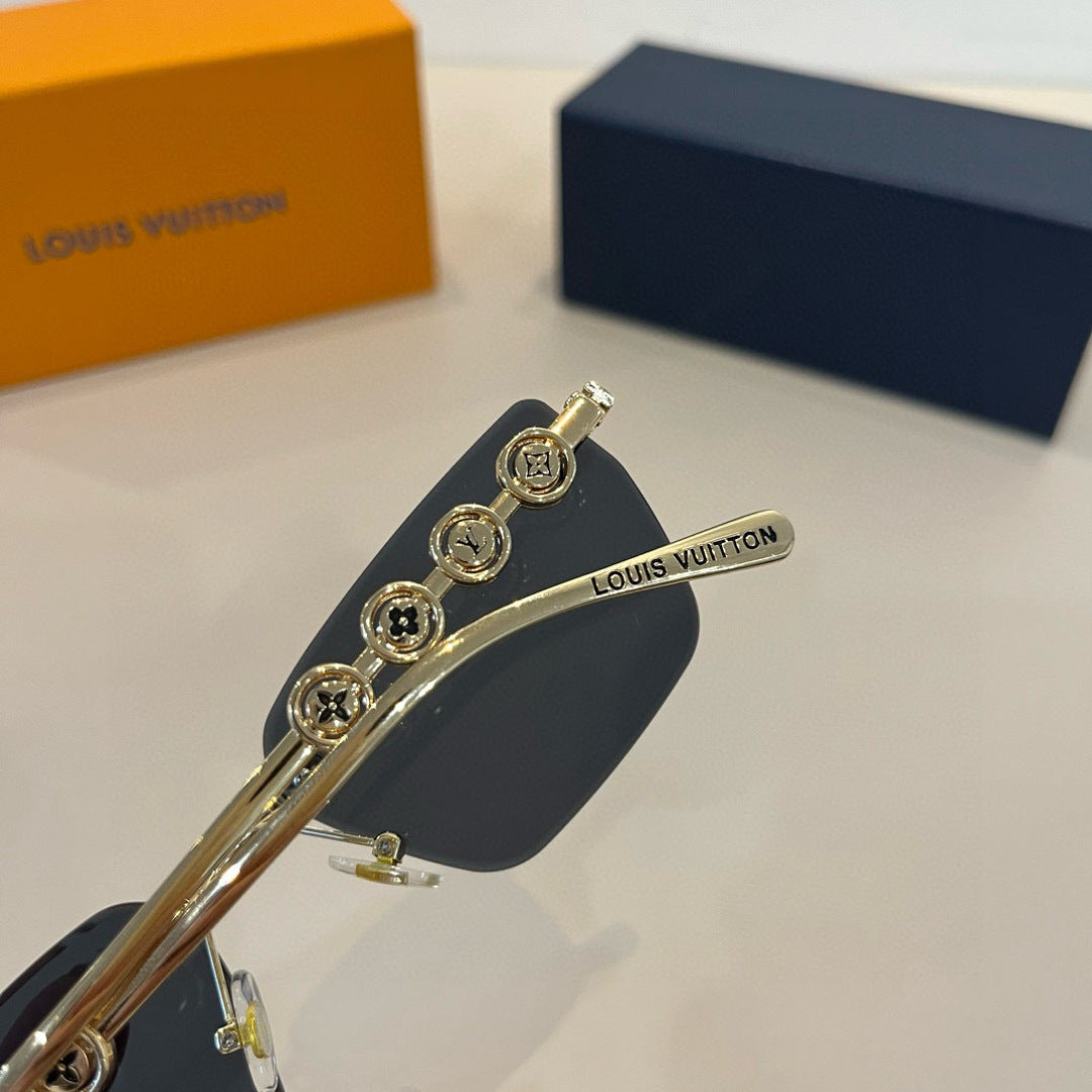 Louis Vuitton Fashion Silver Lens Sunglasses for Women - 997433 - detail image 5