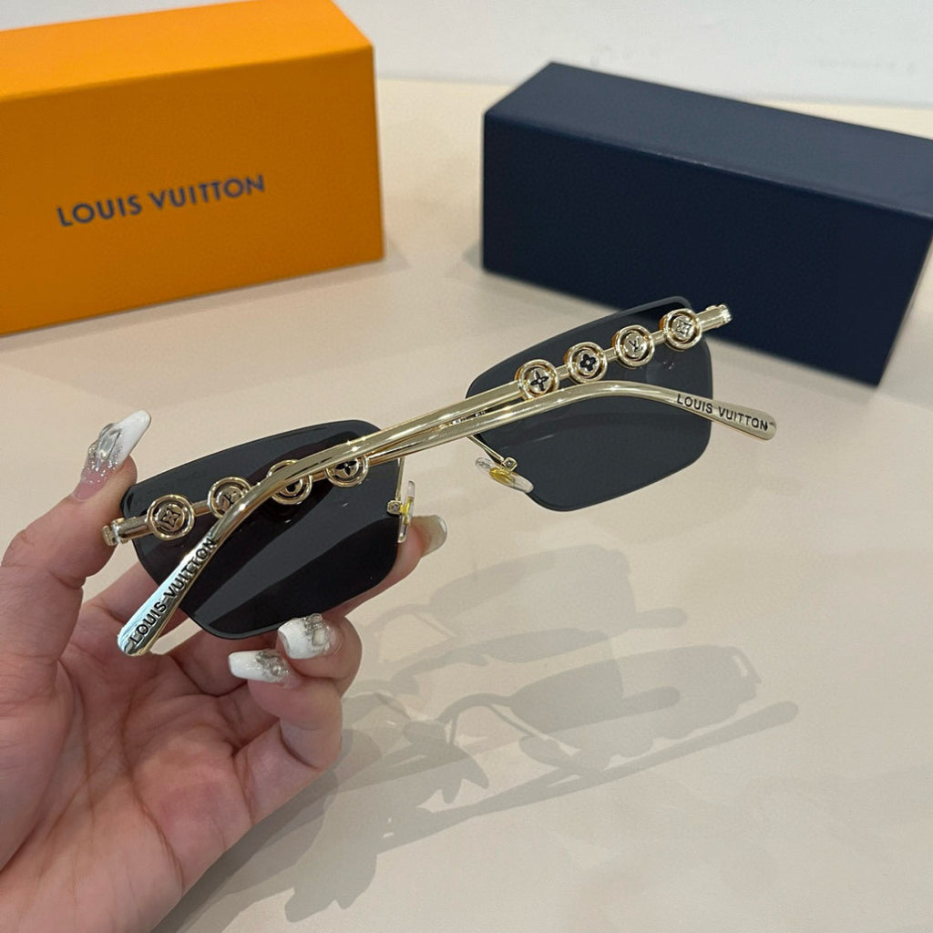 Louis Vuitton Fashion Silver Lens Sunglasses for Women - 997433 - detail image 6
