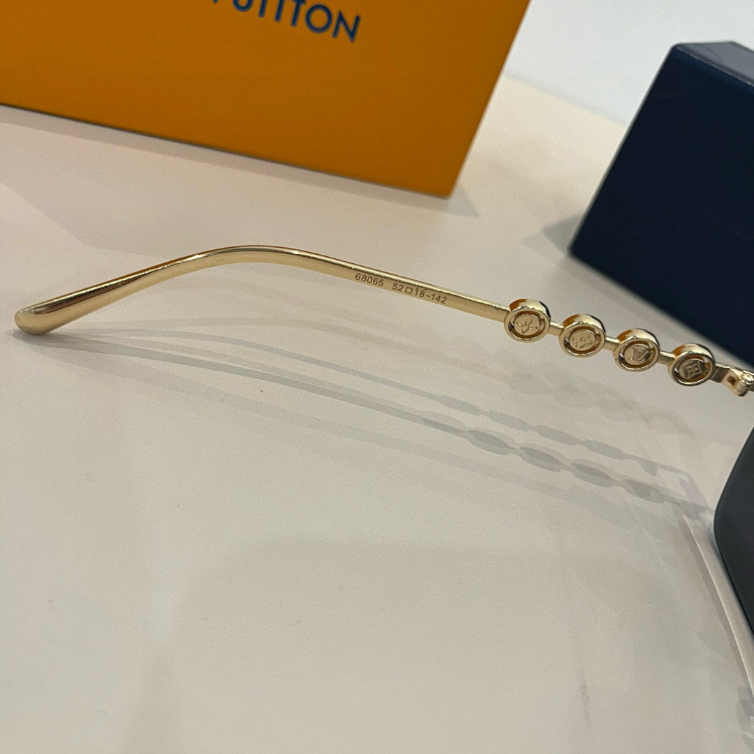 Louis Vuitton Fashion Silver Lens Sunglasses for Women - 997433 - detail image 9