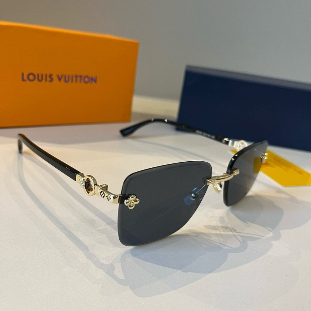 Louis Vuitton Fashion Silver Lens Sunglasses for Men & Women - 997435