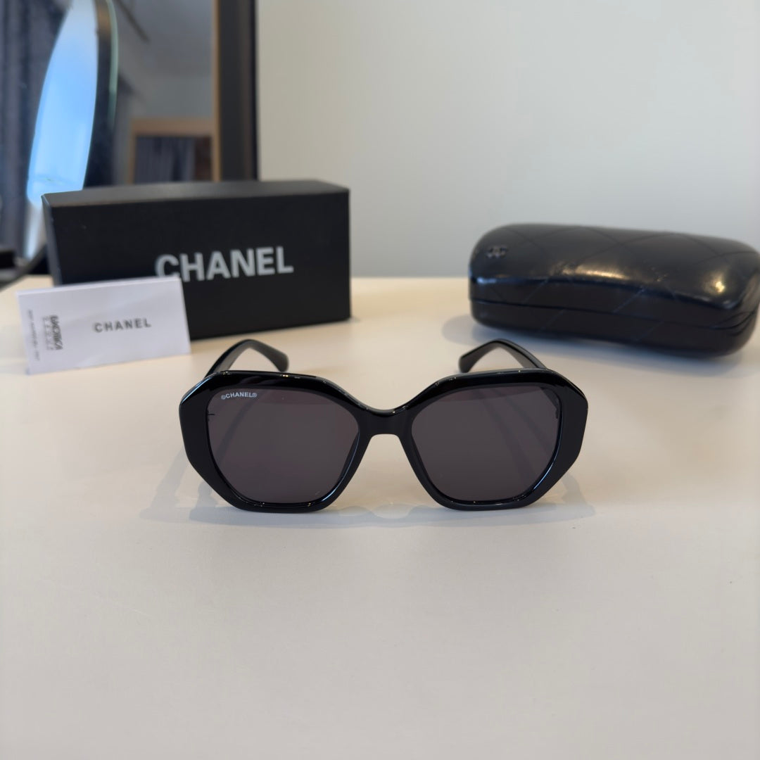 Chanel Fashion Silver Lens Sunglasses for Men & Women - 358126 - detail image 2