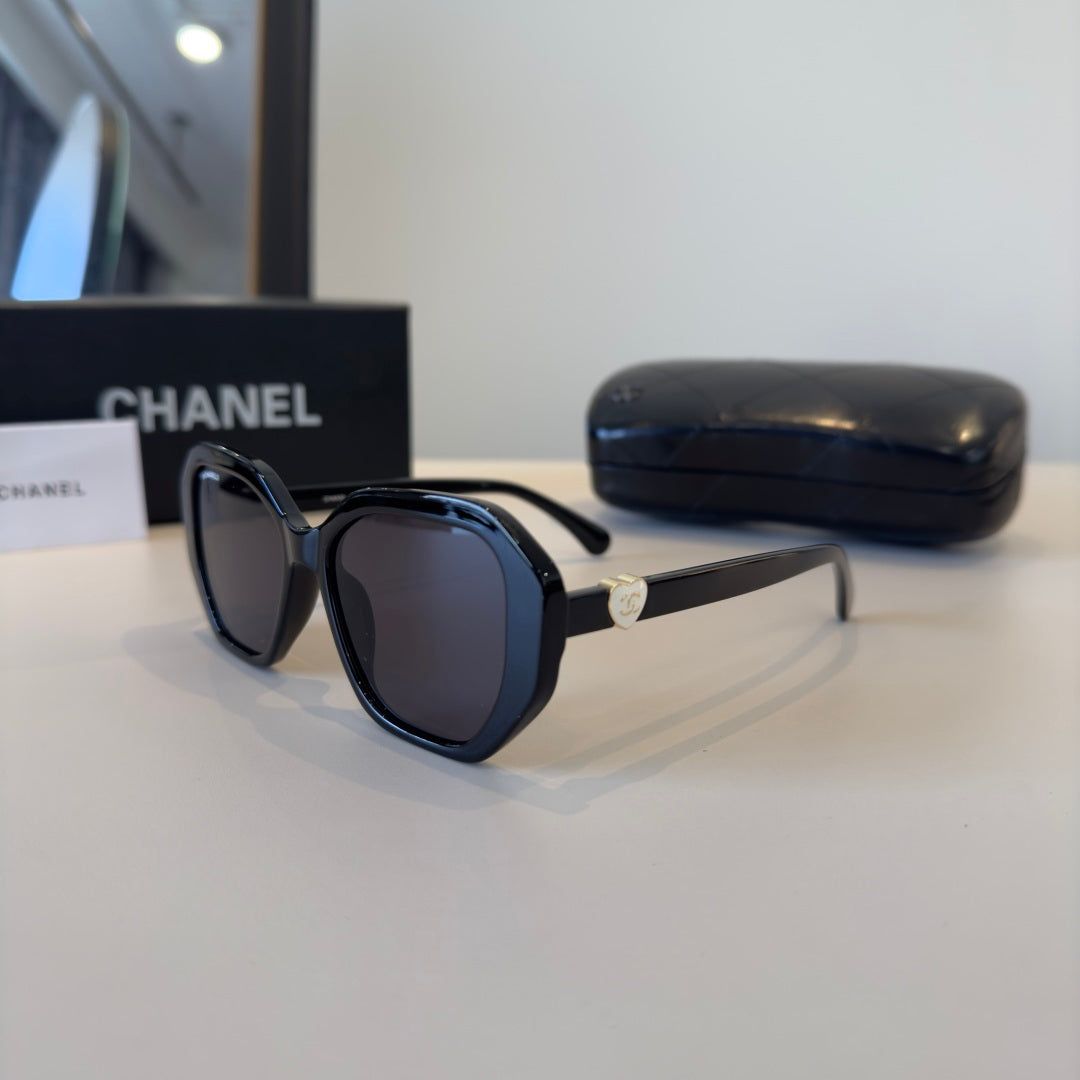 Chanel Fashion Silver Lens Sunglasses for Men & Women - 358126 - detail image 3