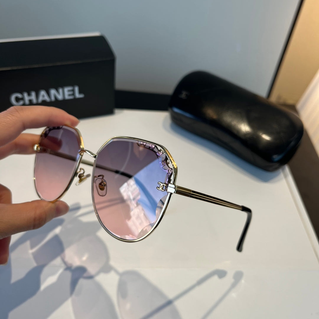 Chanel Oversized Silver Lens Sunglasses for Men & Women - 449021 - detail image 4