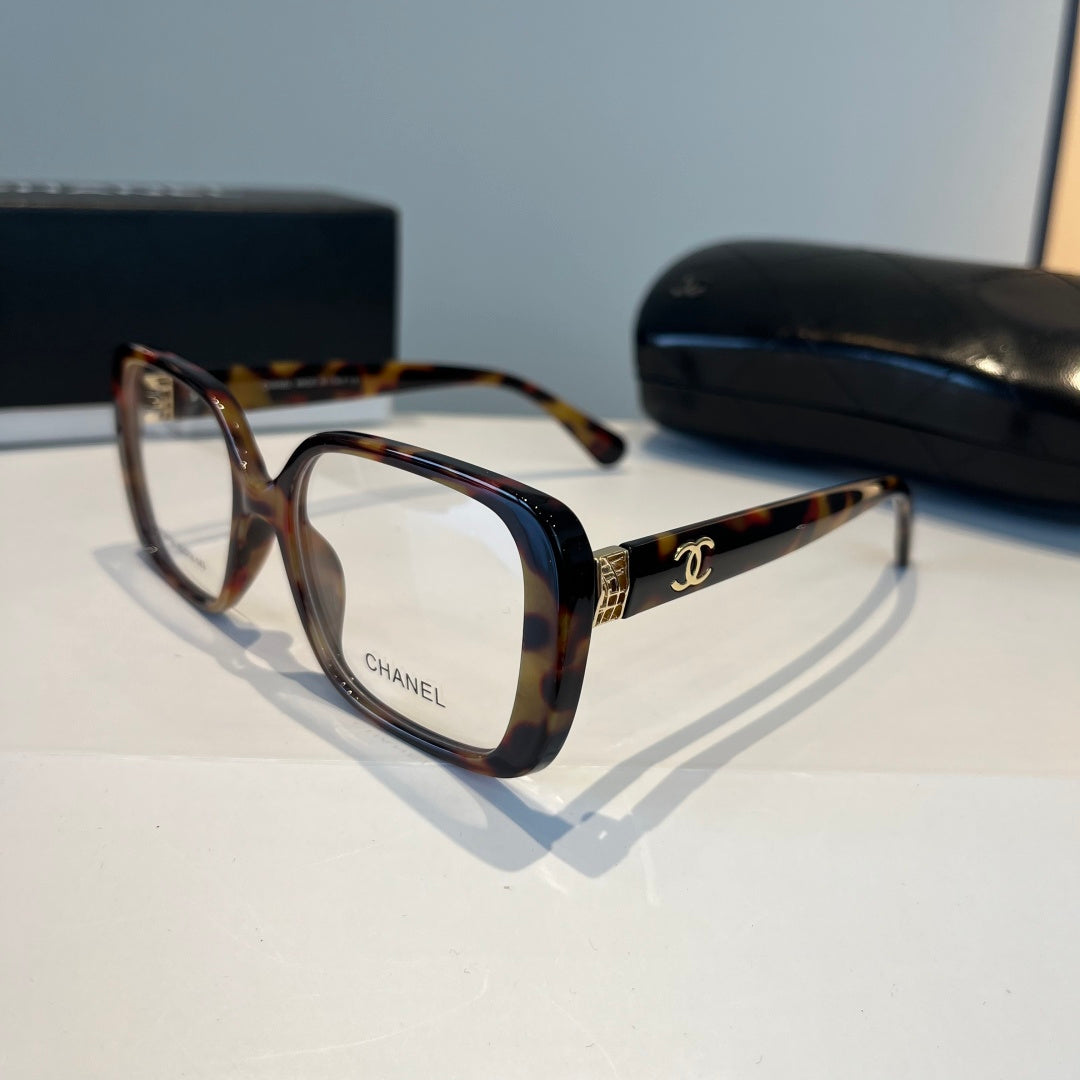 Chanel Oversized Silver Lens Sunglasses for Men & Women - 382232 - detail image 3