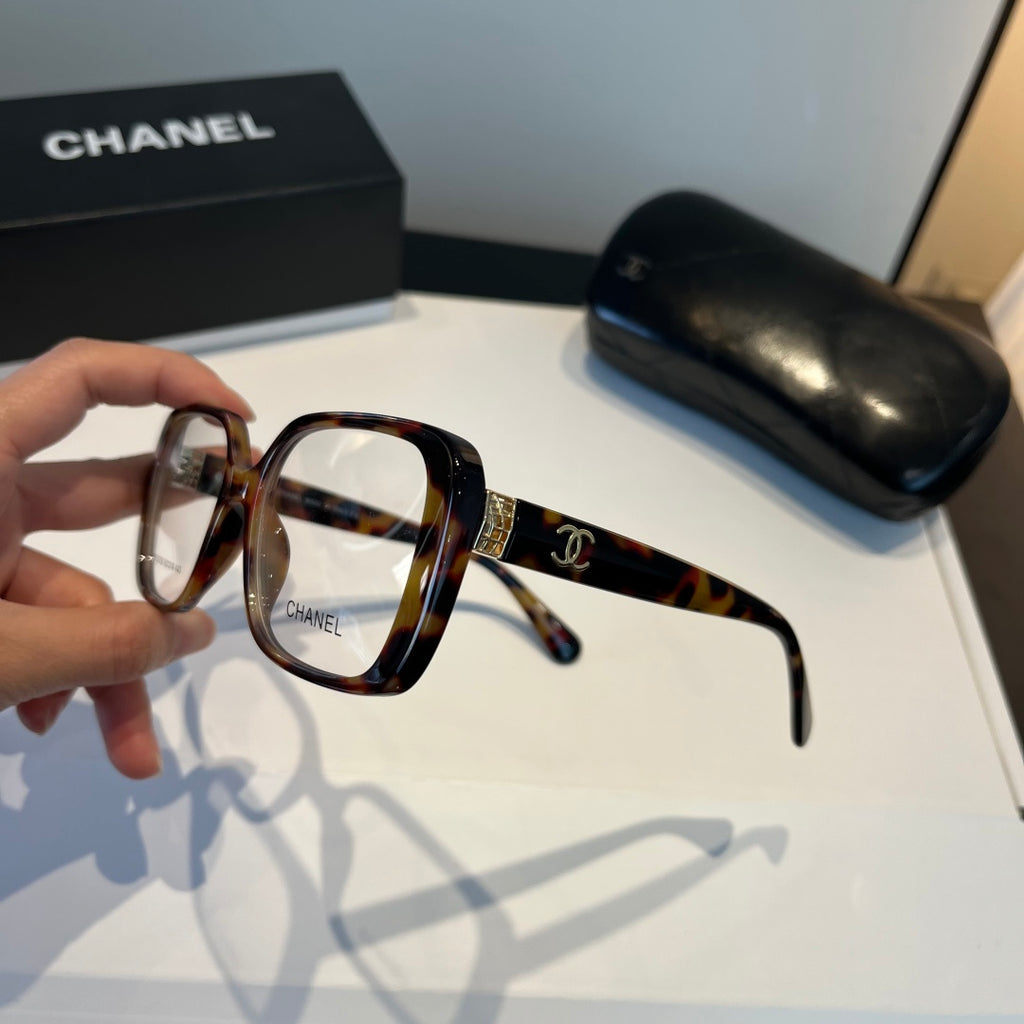 Chanel Oversized Silver Lens Sunglasses for Men & Women - 382232 - detail image 4